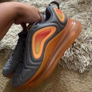NIKE AIRMAX 720 Orange and grey